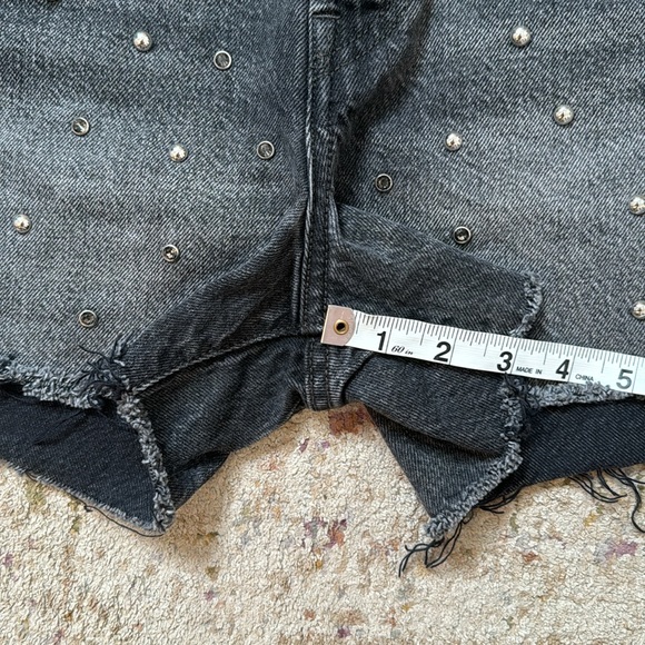Levi’s Studded Wedgie Short Black Denim size 29 - Picture 9 of 13